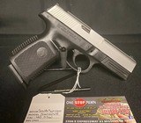 SMITH & WESSON SW40VE - 1 of 2