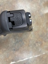 SMITH & WESSON SD40 - 2 of 5