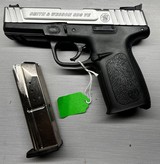 SMITH & WESSON 223900 SD9 VE 9mm - 1 of 3