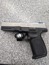 SMITH & WESSON SW40VE - 1 of 8