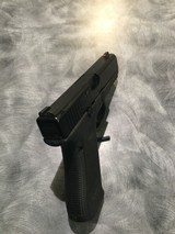 GLOCK 17 g17 gen 5 - 3 of 5