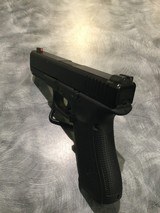 GLOCK 17 g17 gen 5 - 4 of 5