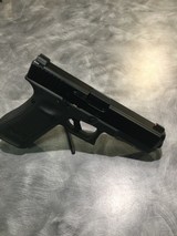 GLOCK 17 g17 gen 5 - 3 of 4