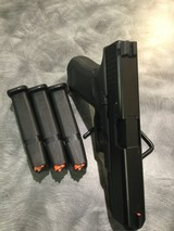 GLOCK 17 g17 gen 5 - 1 of 5