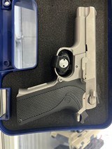 SMITH & WESSON 5906 - 2 of 9