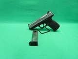 SMITH & WESSON SD40VE - 1 of 7