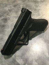 GLOCK 17 g17 gen 5 - 2 of 3