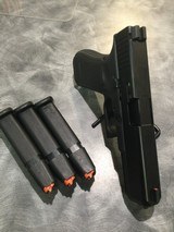 GLOCK 17 g17 gen 5 - 1 of 3