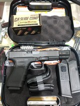 GLOCK 19 G19 Gen 4 (with night sights) - 2 of 4