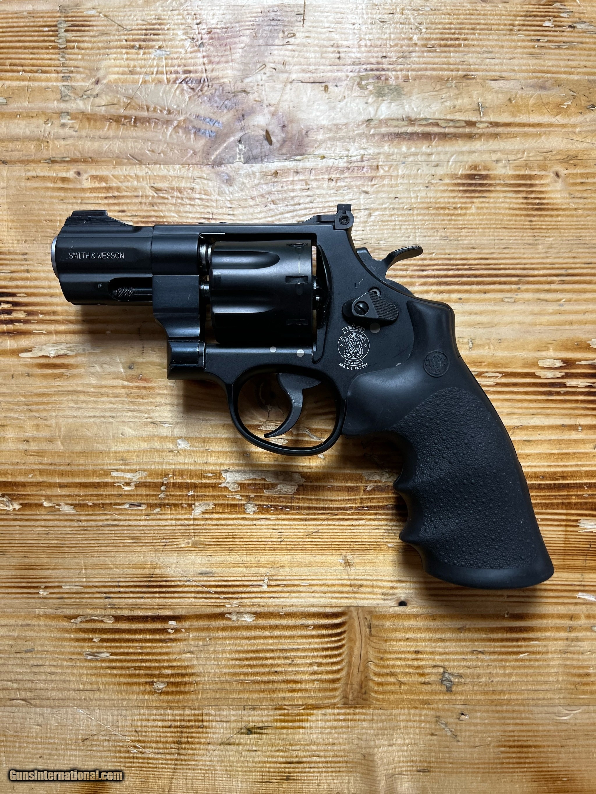 Smith And Wesson 327 Night Guard