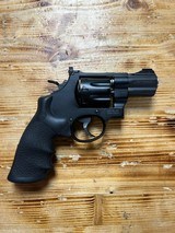 SMITH & WESSON 327 Night Guard - 2 of 3