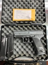 HECKLER & KOCH USP40C LH - 2 of 2