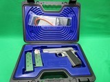 DAN WESSON 1911 VALOR - 1 of 7