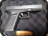 GLOCK 22 G22 GEN 4 .40 (Night Sights) POLICE TRADE IN - 1 of 3