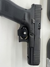 GLOCK 17 g17 gen 5 - 4 of 7