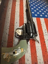 HERITAGE ARMS ROUGH RIDER pinup2 RR22B6 Liberty Belle - 2 of 4