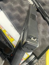 GLOCK 22 g22 gen 3 .40 CALIBER - 3 of 4