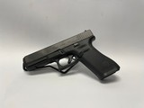 GLOCK Blue Label G17 Gen 5 9MM LUGER (9X19 PARA) - 4 of 4