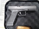 GLOCK 17 G17 GEN 4 9MM W/ 3 MAGS (POLICE TRADE-IN) - 1 of 3