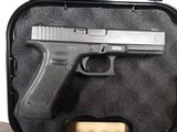GLOCK 17 G17 GEN 4 9MM W/ 3 MAGS (POLICE TRADE-IN) - 1 of 3
