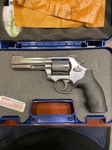 SMITH & WESSON 686 - 1 of 6