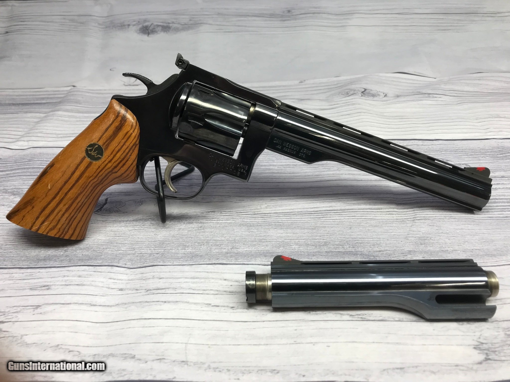 DAN WESSON Model 44