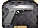 GLOCK 22 G22 GEN 4 .40 (Night Sights) POLICE TRADE IN - 1 of 3