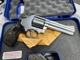SMITH & WESSON 686 PLUS 3-5-7 MAGNUM SERIES - 2 of 5