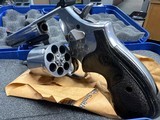 SMITH & WESSON 686 PLUS 3-5-7 MAGNUM SERIES - 3 of 5