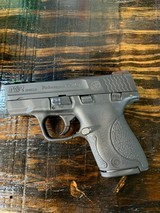 SMITH & WESSON 9mm M&P9 SHIELD 9MM LUGER (9X19 PARA) - 1 of 4