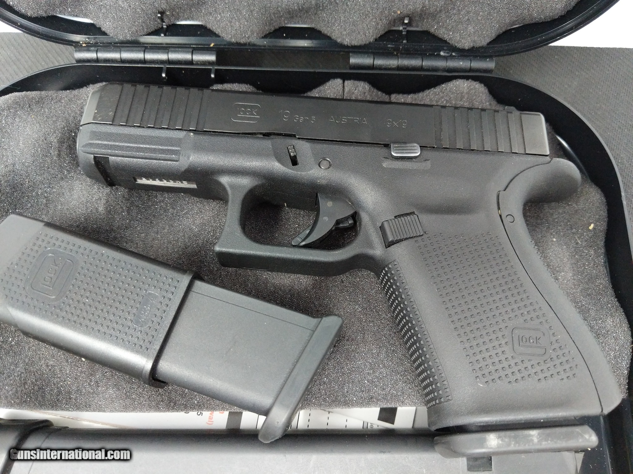 GLOCK 19