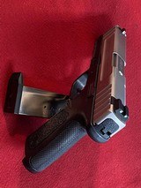 SMITH & WESSON sd40 ve full size two tone - 7 of 7