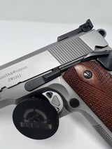 SMITH & WESSON 1911 target - 2 of 7