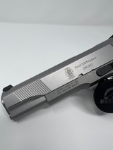 SMITH & WESSON 1911 target - 3 of 7