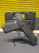 SMITH & WESSON M&P M2.0 40 S&W - 5 of 7