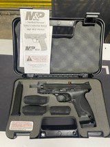 SMITH & WESSON M&P M2.0 40 S&W - 1 of 7