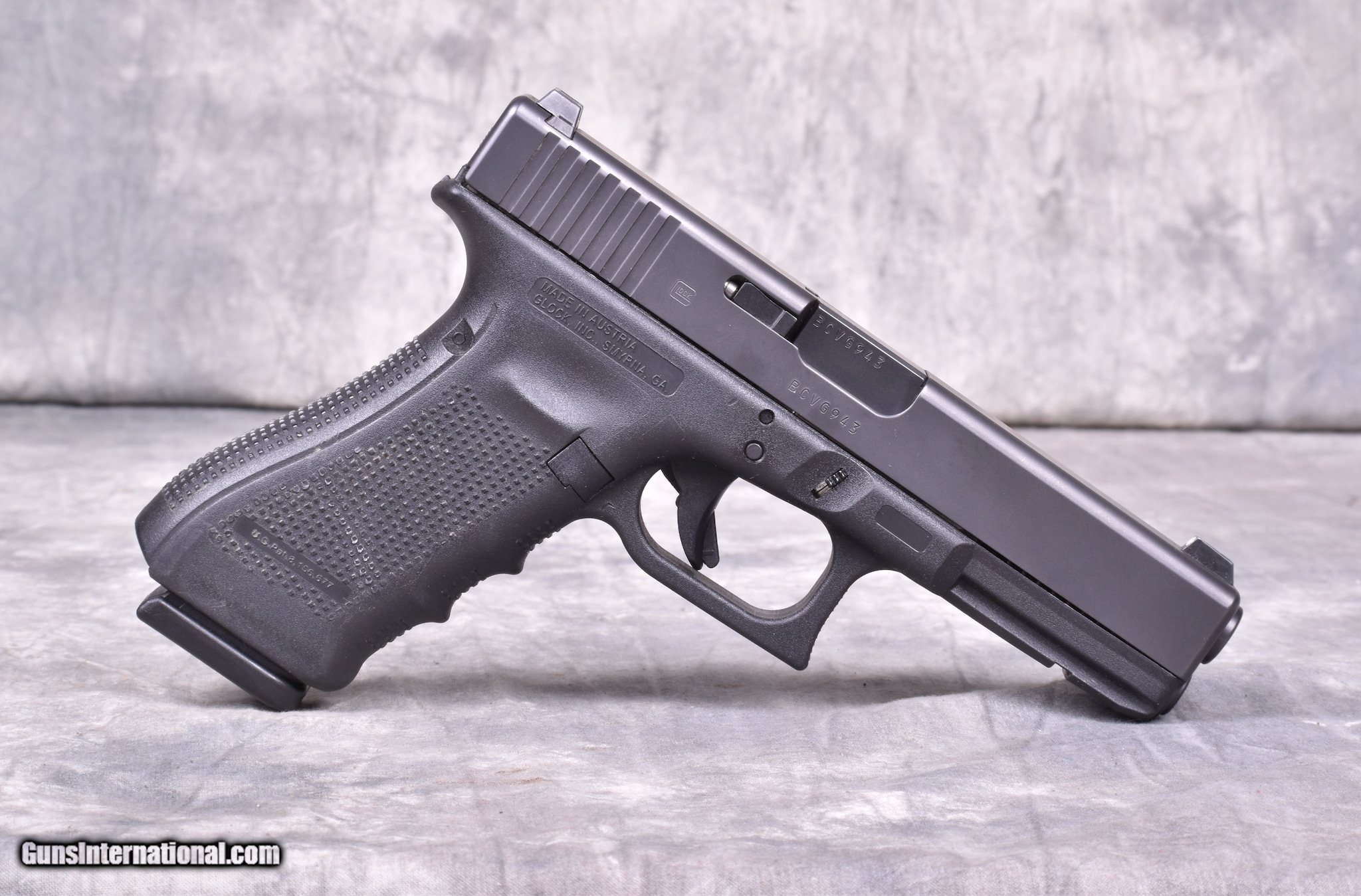 GLOCK 17 G17 GEN 4 9MM W/ 3 MAGS (POLICE TRADE-IN)