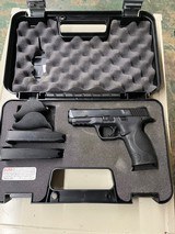 SMITH & WESSON M&P 40 - 1 of 6