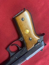 TAURUS pt 92 af beretta clone full size - 2 of 7