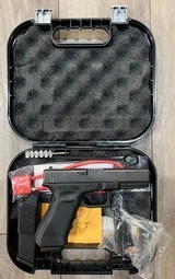 GLOCK G22 GEN 4 .40 S&W - 2 of 2