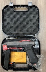 GLOCK G22 GEN 4 .40 S&W - 1 of 2
