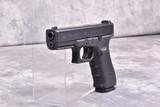 GLOCK 17 Gen4 W/ Glock Factory Night Sights - 5 of 6