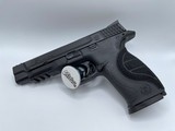 SMITH & WESSON M&P40 - 2 of 3
