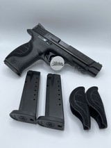 SMITH & WESSON M&P40 - 1 of 3