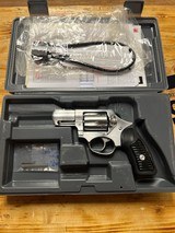 RUGER SP101 (DOUBLE ACTION ONLY) .357 MAG - 1 of 3