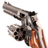 SMITH & WESSON MODEL 686-6 - 1 of 5