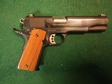 COLT 1911 SPECIAL COMBAT GOVERNMENT - 2 of 3