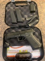 GLOCK 17 GEN 5 - 1 of 7
