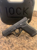 GLOCK 17 GEN 5 - 2 of 7