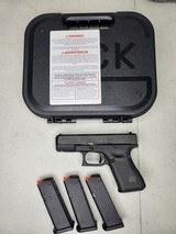 GLOCK 19 Gen5 - 1 of 7